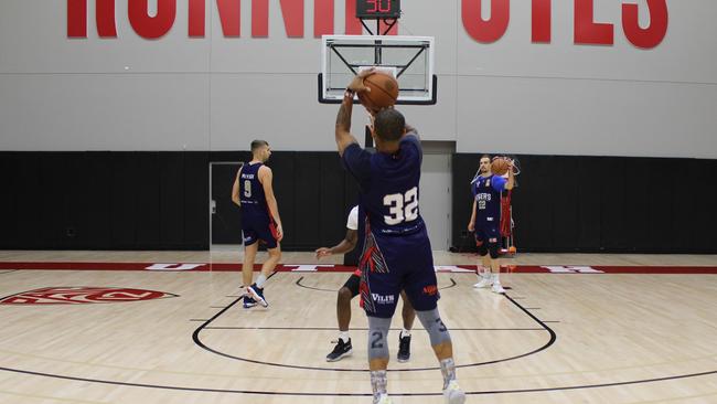 Randle takes aim for the 36ers in Utah on Tuesday. Picture: Supplied.