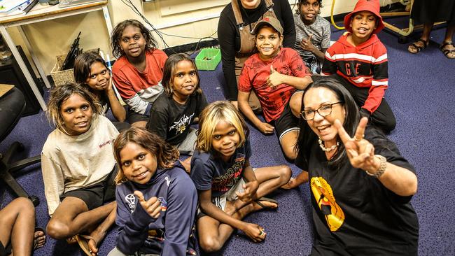 Minister for Indigenous Australians Linda Burney with kids at Ernabella Anangu School in the APY Lands of South Australia. Picture: TWAM / Julian Kingma