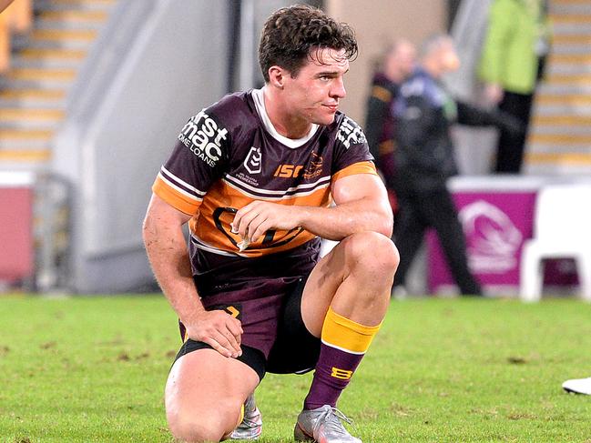 BRISBANE, AUSTRALIA - JUNE 27: Brodie Croft of the Broncos looks dejected after his team lost the round seven NRL match between the Brisbane Broncos and the Gold Coast Titans at Suncorp Stadium on June 27, 2020 in Brisbane, Australia.  (Photo by Bradley Kanaris/Getty Images)