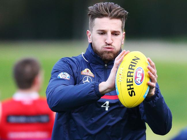 MELBOURNE, AUSTRALIA - JULY 10:  Marcus Bontempelli of the Bulldogs marks the ball during a Western Bulldogs AFL media opportunity at Whitten Oval on July 10, 2018 in Melbourne, Australia.  (Photo by Michael Dodge/Getty Images)