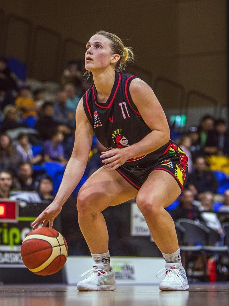 Maddy Allen in action for the Southern District Spartans in the NBL1 North. Picture: Taylor Earnshaw Photography