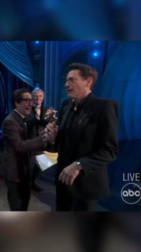 Robert Downey Jnr snubs Ke Huy Quan when winning first Oscar