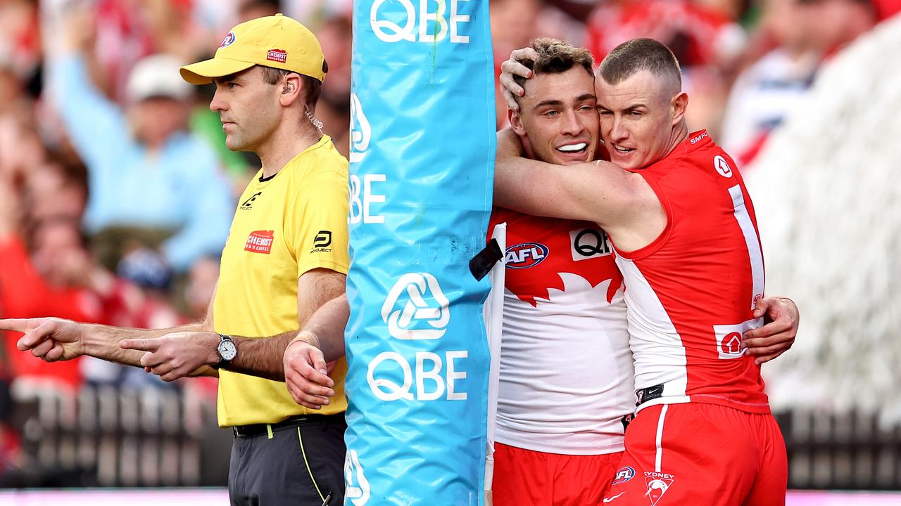 SYDNEY, AUSTRALIA - JUNE 09: Will Hayward of the Swans celebrates kicking a goal with team mate Chad Warner during the round 13 AFL match between Sydney Swans and Geelong Cats at SCG, on June 09, 2024, in Sydney, Australia. (Photo by Brendon Thorne/AFL Photos/via Getty Images)