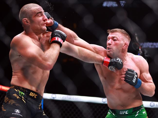 Du Plessis scored a razor-thin split decision over Sean Strickland at UFC 297. Picture: Vaughn Ridley/Getty Images