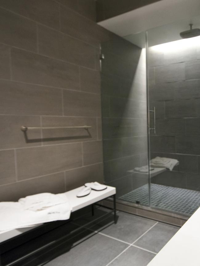 The bathroom at United Airlines Polaris Lounge.