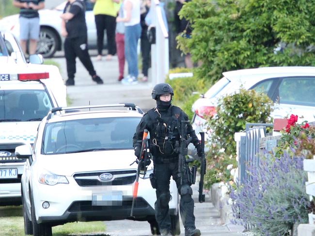 Siege in Maple Avenue Moonah. Tasmania Police and special ops in attendance. Picture: NIKKI DAVIS-JONES