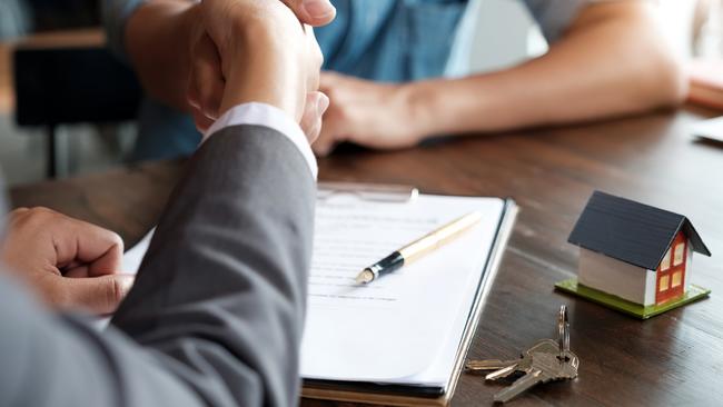 Convicted money launderer Miten Shah, 39, has failed in his bid to become a real estate agent after he was busted working without permission at a Melbourne agency.