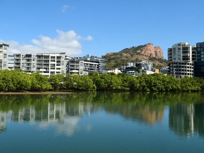 Suburb 2018 Profiles. Photos will be used with suburb profiles for the Sold On Townsville real estate magazine. Townsville City.