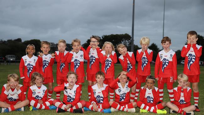 Ocean Grove Durran under-9 football team pull their funniest faces. Picture: Alison Wynd