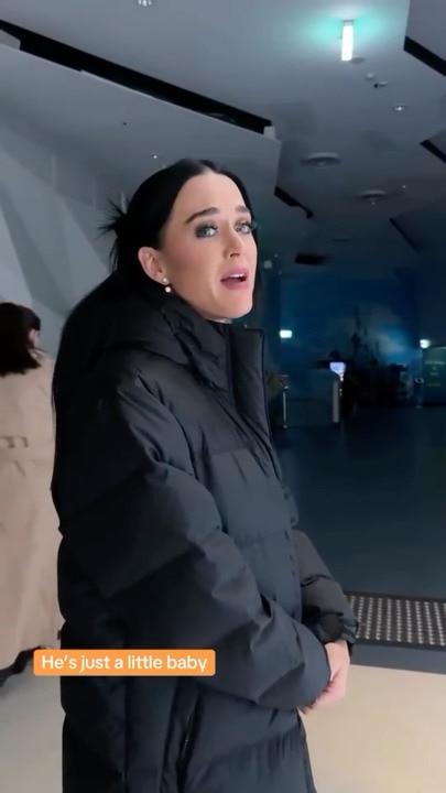 Katy Perry visits Pesto the penguin ahead of AFL Grand Final