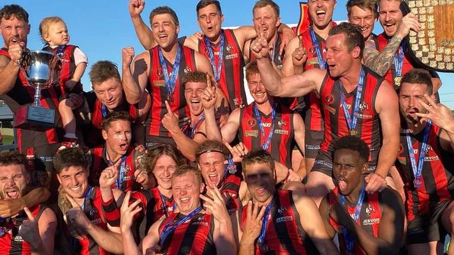 Jervois celebrates its 2023 RMFL flag. Picture: Jervois Bluds Football Club