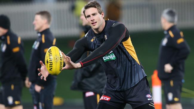 Abolition of the sub rule helps Richmond ruckman Shaun Hampson