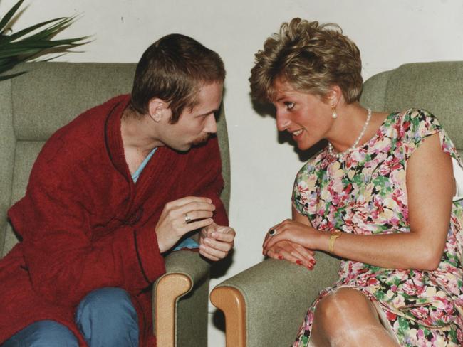 Princess Diana chatting with Steve, 28, at a centre for AIDS / HIV+ patients in Middlesex Hospital London. Arthur Edwards /The Sun.