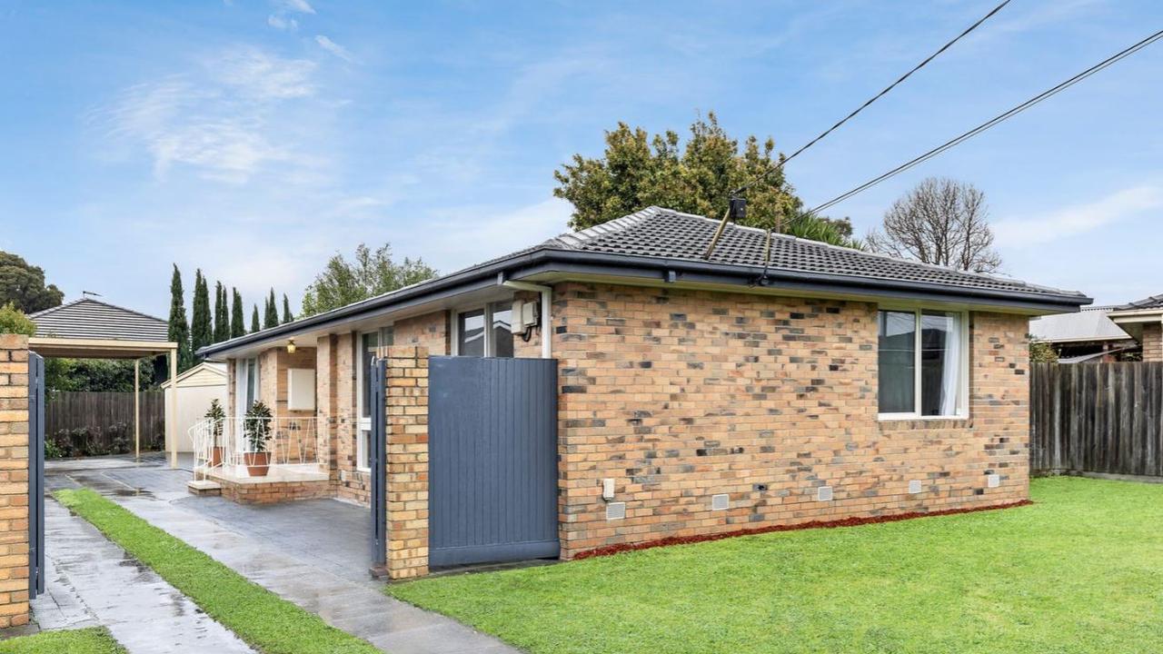 37 Pickford St, Burwood East heads to auction at 10am