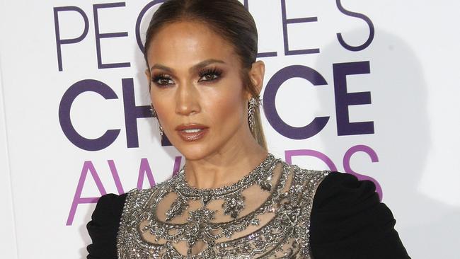 Jennifer Lopez arrives at the People's Choice Awards 2017 in Los Angeles.