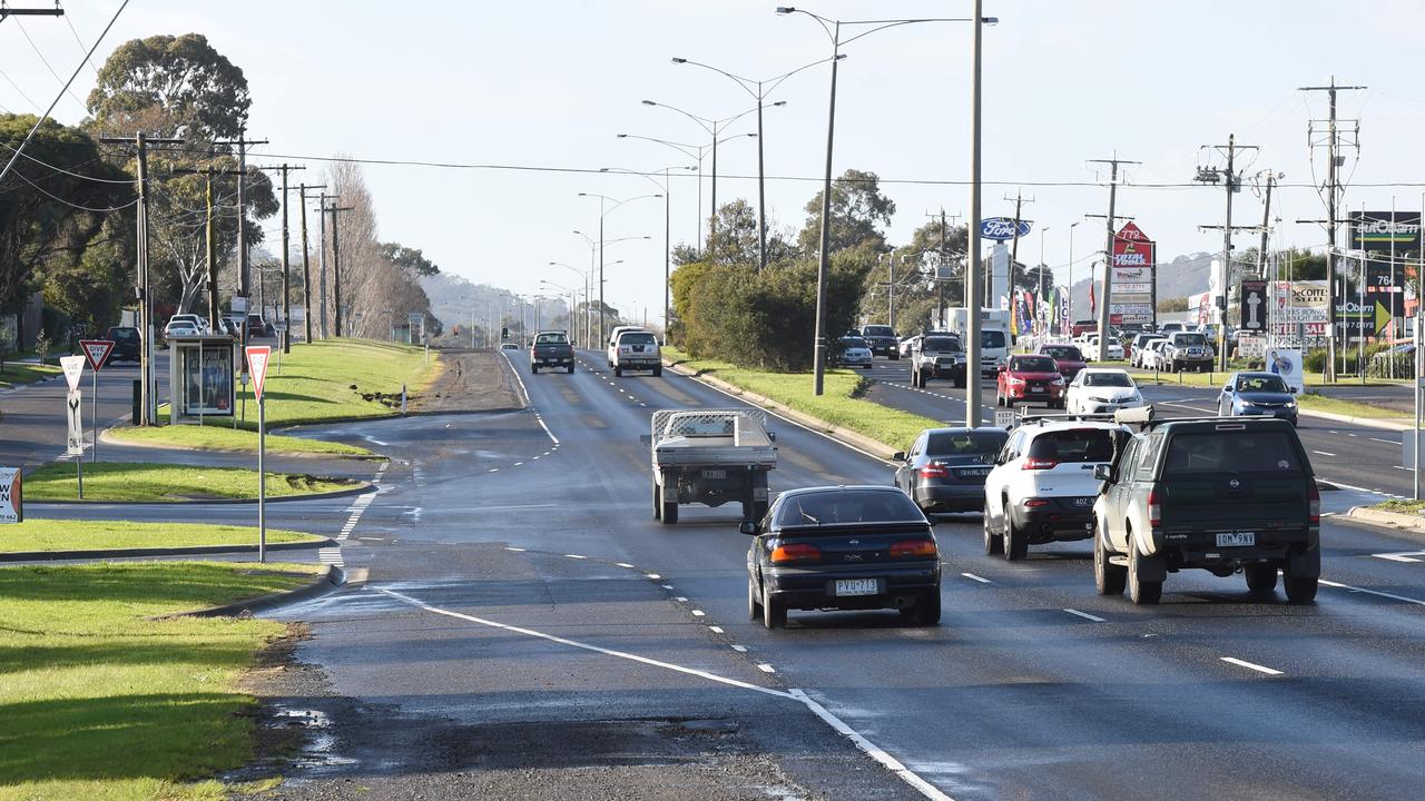 Traffic lights proposed to ease traffic ‘mess’ at Burwood Highway ...