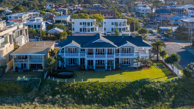 2 Heron Ave, Mermaid Beach was sold by Tony Smith for $25 million.