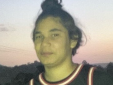 Jalarna Buchanan, aged 15, was last seen in Erskineville, about 1.30pm on Tuesday 24 December 2024., She is known to frequent the Redfern, Waterloo, Erskineville, Casino, Wauchope, Coffs Harbour and Taree areas.