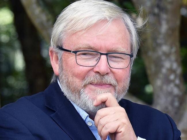 Robert Skelton with former Prime Minster of Australian Kevin Rudd, at press conference, Nambour. Picture, Patrick Woods.