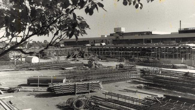 Construction work at Southland shopping centre in 1985.