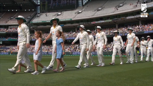 Australia & South Africa players wear floppy hats in tribute to Shane Warne