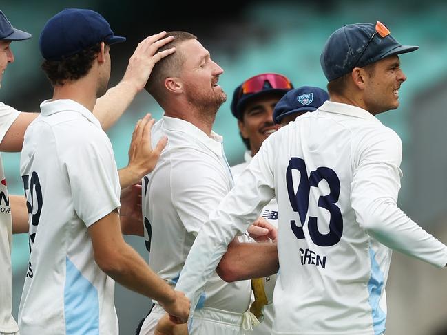 SYDNEY, AUSTRALIA - FEBRUARY 20:  Jackson Bird of the Blues celebrates with team mates after taking the wicket of Fergus O'Neill of Victoria during the Sheffield Shield match between New South Wales and Victoria at Sydney Cricket Ground, on February 20, 2025, in Sydney, Australia. (Photo by Matt King/Getty Images)