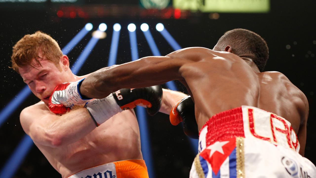 Zerafa’s opponent, WBA world champion Erislandy Lara (right), has not been stopped in 35 fights.