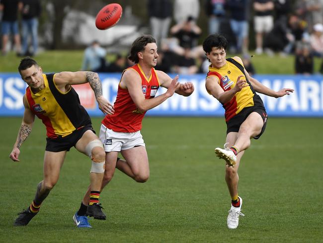 Sean Lai boots Cheltenham forward in last year’s Southern league grand final. Picture: Andrew Batsch