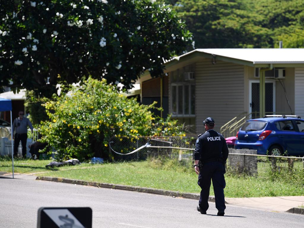 Townsville police are investigating a homicide in Mundingburra. A man, 25, has been taken into custody. Picture: Shae Beplate.