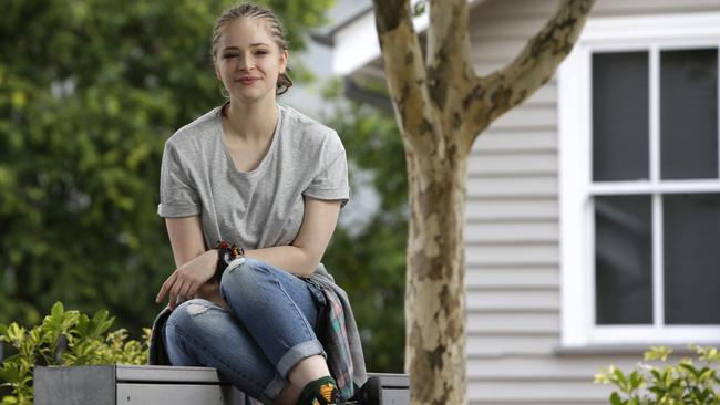 Puberty Blues Star Ashleigh Cummings Sets Her Sights On A Us Career 5599
