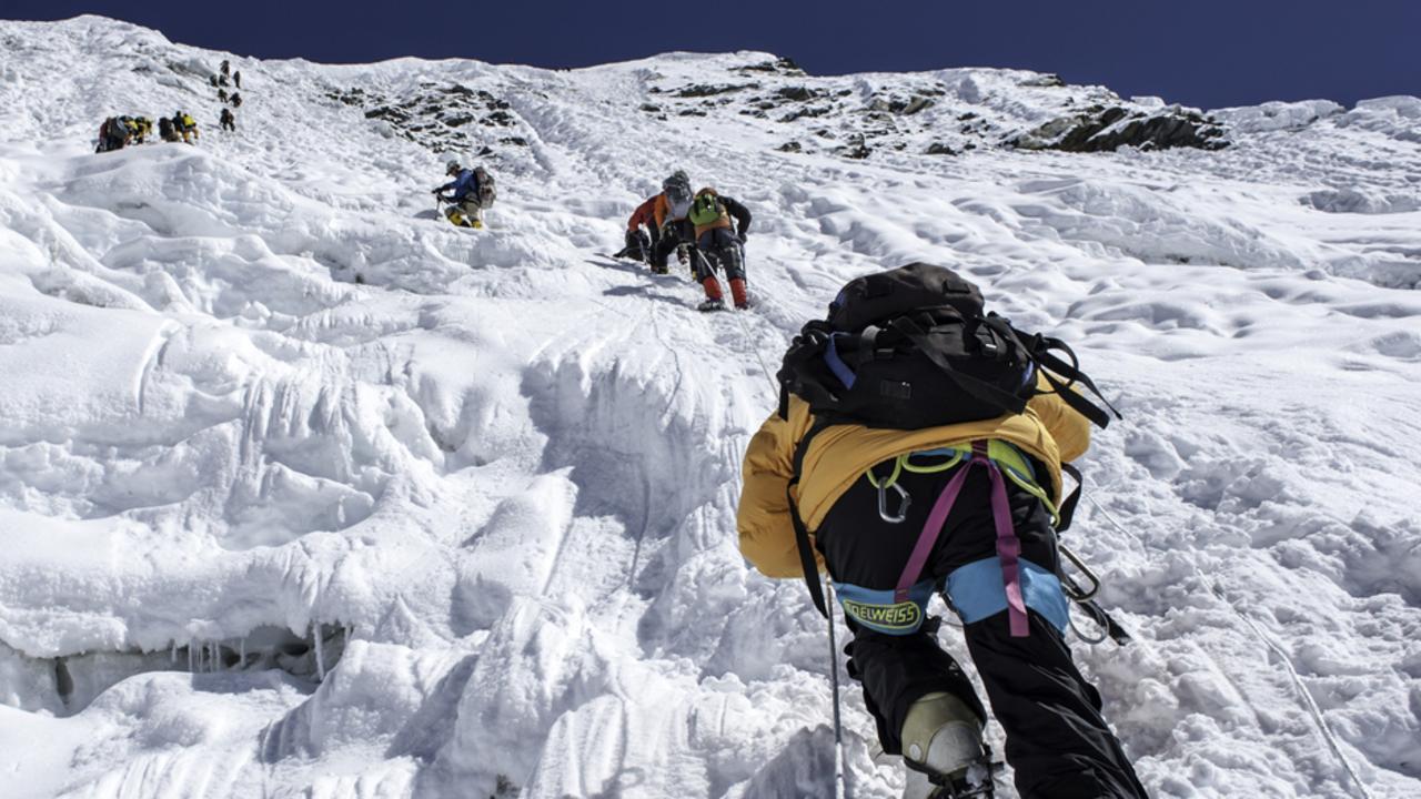 'Normal değil': Everest yürüyüşçülerine büyük uyarı