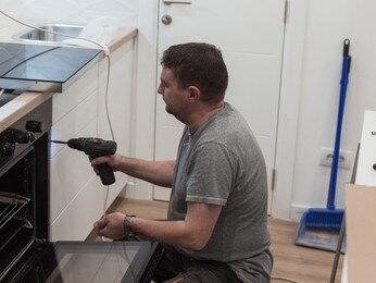 (Stock photo) Nathan Troy Robinson runs a family handyman/ labourer business with the aggrieved.