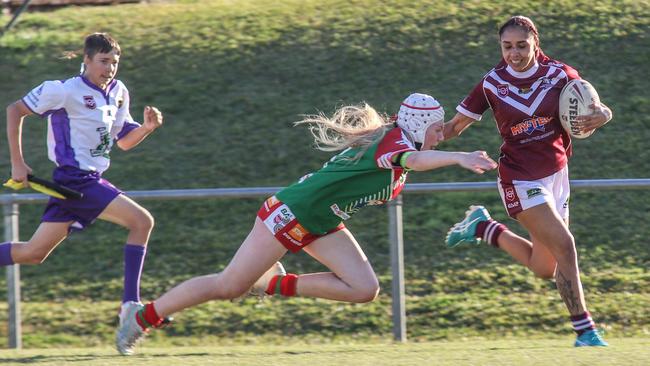 Kawana Dolphins senior women's player Suvanaha Connors in action. Picture: R.J.JARMAN Photography.