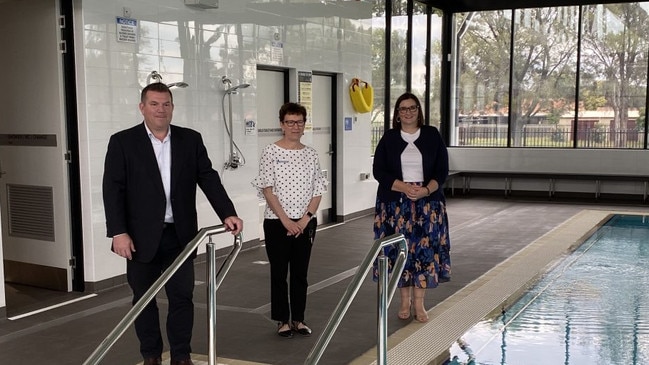 Dubbo MP Dugald Saunders, Yawarra Community School Principal Debbie McCreadie and Education Minister Sarah Mitchell opened the new hydrotherapy pool. Picture: Supplied