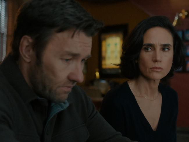 Joel Edgerton and Jennifer Connelly in a scene from Dark Matter on Apple TV+.