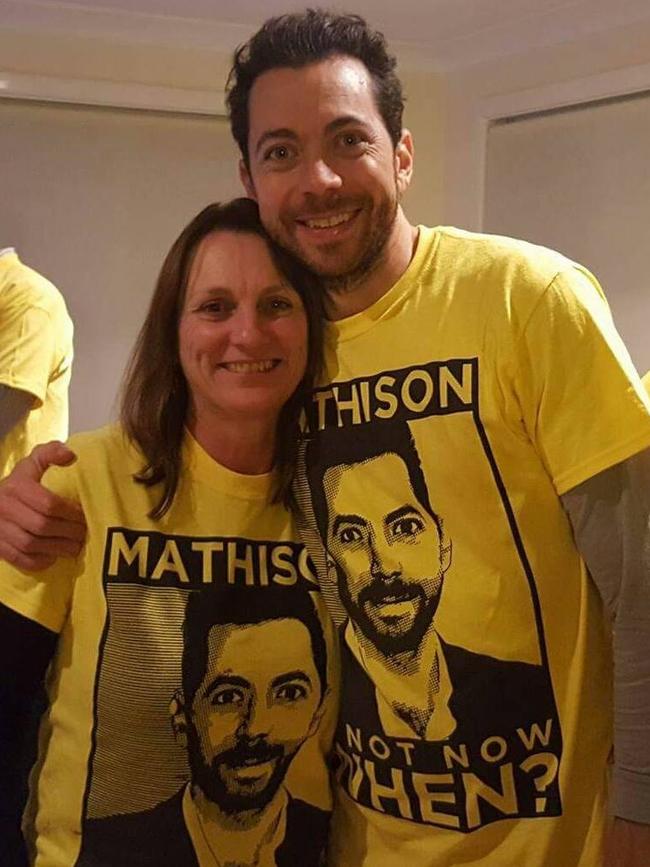 Zali Steggall’s campaign manager Louise Hislop (L) with former Abbott challenger James Mathison. Picture: Facebook