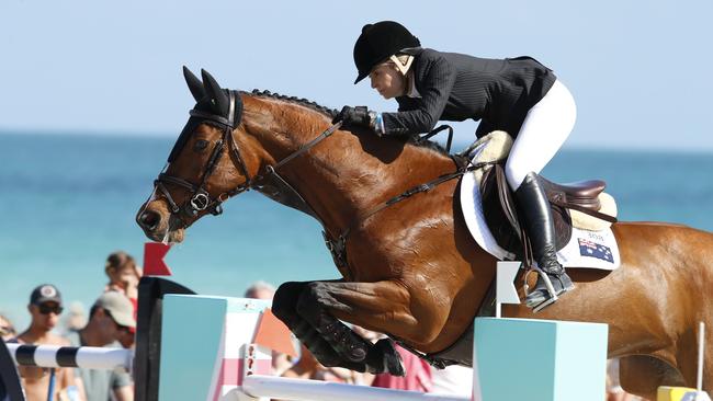 Edwina Tops Alexander on Lintea Tequila.