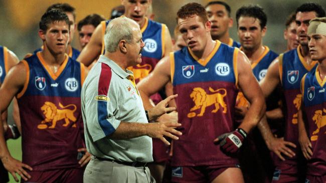 12 feb 1999  Pic David/Kapernick  Ansett Cup.  Bris Lions vs Carlton at Gabba coach Leigh Matthews instructs - sport  afl  qld headshot profile