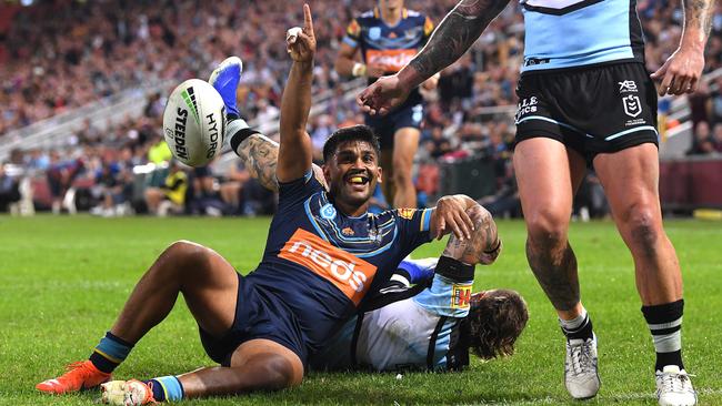 Tyrone Peachey celebrates a try. Picture: AAP Image/Dave Hunt