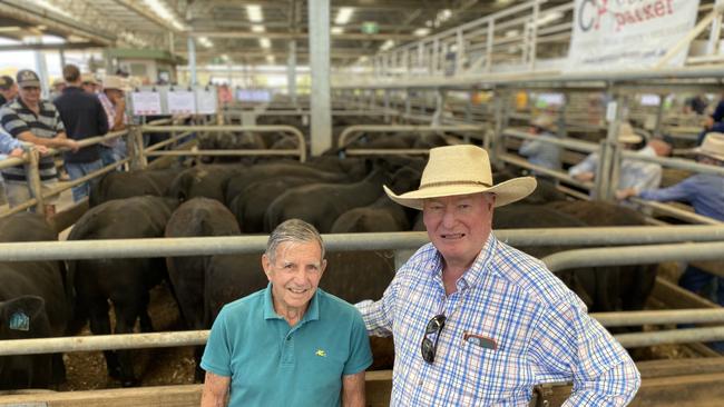 Charlie Veevers from Deepdale at Tallarook and Steve Clarke from Seaton Park Partnership Tallarook catch up at the Wangaratta weaner sale. Picture: Fiona Myers