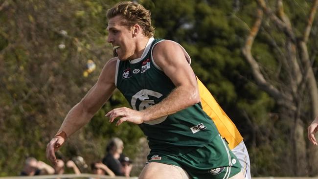 Tom Bell in action for Greensborough. Picture: Valeriu Campan