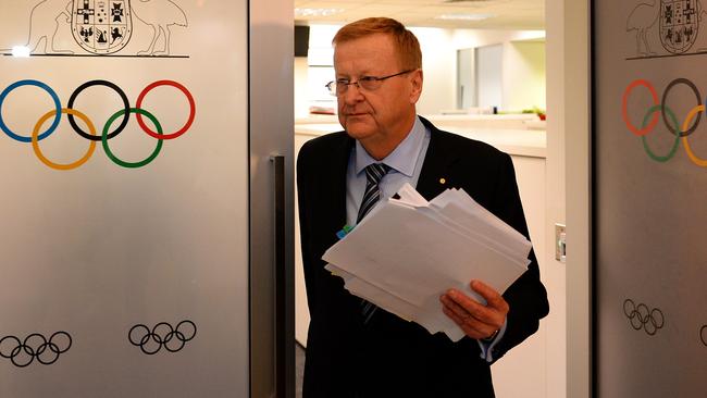 Several sports stars say Australian Olympic Committee chief John Coates should not be shown the door