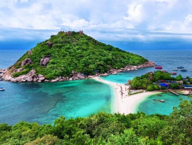 The white sand beach of Nan Yuan Island, an eight-minute drive from Koh Tao, is one district that hides a macabre secret. Picture: iStock