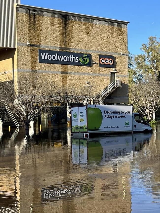 Dubbo shops were surrounded by water. Picture: Jessie Robinson