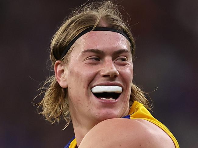 PERTH, AUSTRALIA - JULY 27: Harley Reid of the Eagles exchanges words with Nat Fyfe of the Dockers during the round 20 AFL match between Fremantle Dockers and West Coast Eagles at Optus Stadium, on July 27, 2024, in Perth, Australia. (Photo by Paul Kane/Getty Images)