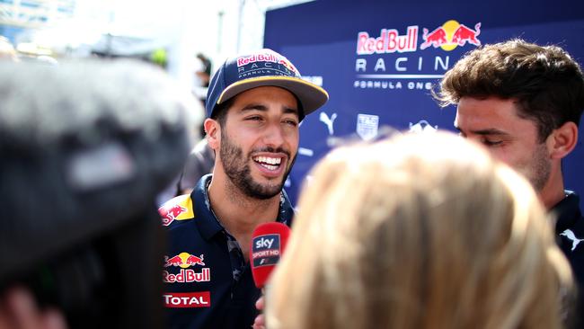 F1 2016: Why is Daniel Ricciardo staying at Red Bull for 2017-18?