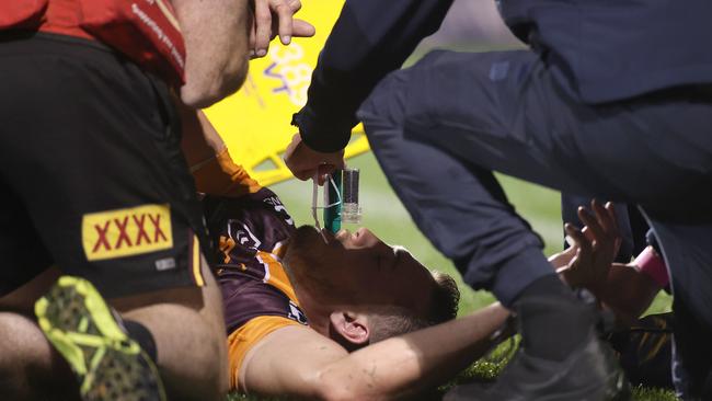 Corey Oates sucks on the ‘green whistle’ for pain relief. Picture: Cameron Spencer/Getty Images