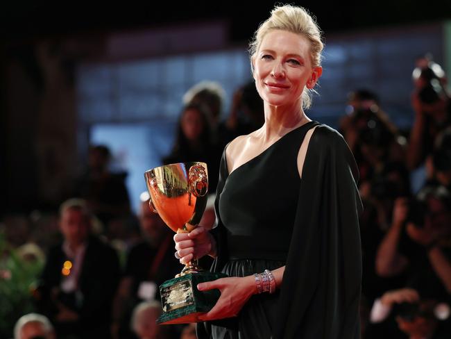 VENICE, ITALY - SEPTEMBER 10: Cate Blanchett poses with the Coppa Volpi for Best Actress for "Tar" during the award winners photocall at the 79th Venice International Film Festival on September 10, 2022 in Venice, Italy. (Photo by Vittorio Zunino Celotto/Getty Images)