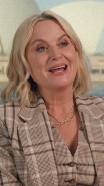 Amy Poehler sits down with J.Mo