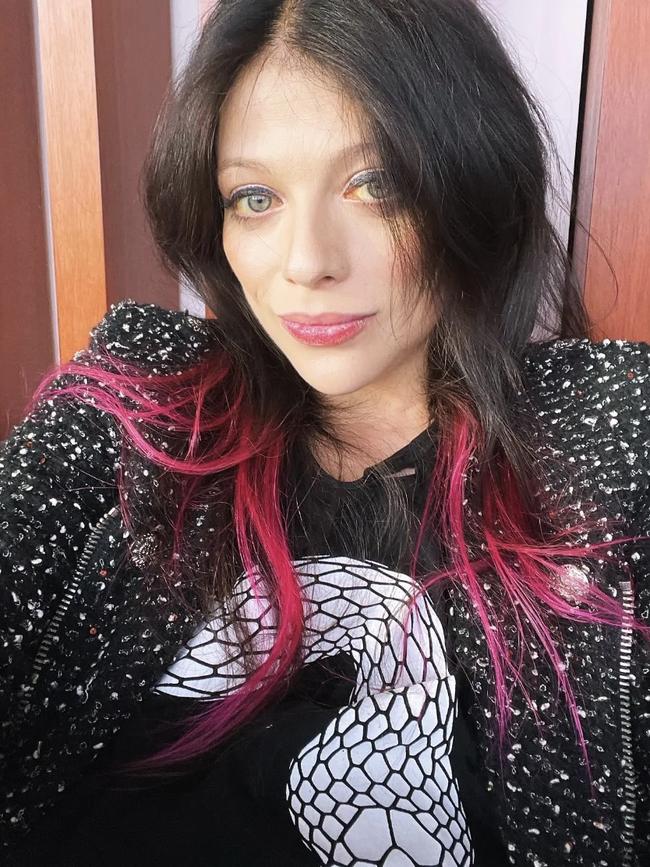 She posted several new selfies showing off her new hair. Picture: Instagram